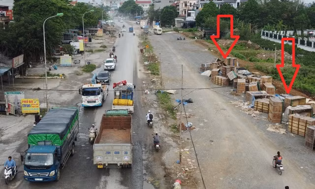 Dự án mở rộng Quốc lộ 6: Sau gần 2 năm khởi công hiện trường vẫn 'nguội lạnh'