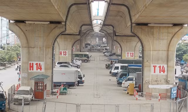 Hà Nội đề xuất trông giữ ô tô ở gầm cầu