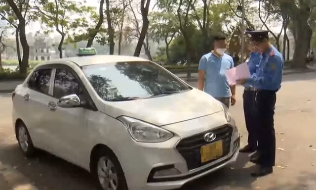 Xử phạt tài xế taxi công nghệ 'chặt chém' du khách gấp hơn 10 lần giá thông thường