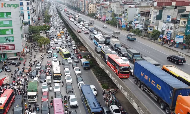 Từ đêm 12/5, cấm toàn bộ xe đường trên cao Vành đai 3 hướng Big C - Mai Dịch