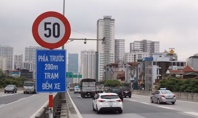  Sở GTVT Hà Nội kiến nghị giảm tốc độ đường trên cao từ 80 xuống 60km/h sau khi đếm xe. T.Đảng