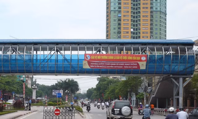 Đề xuất xây 29 cầu vượt đi bộ ở Hà Nội với kinh phí hơn 300 tỷ đồng