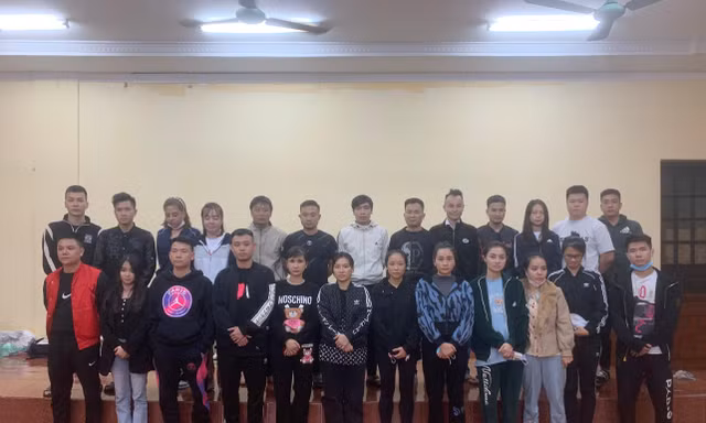 Các đối tượng trong đường dây bị tạm giữ.