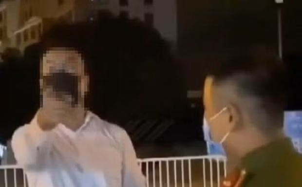 Ông D. có hành vi gây rối, lăng mạ cán bộ tại chốt kiểm soát.
