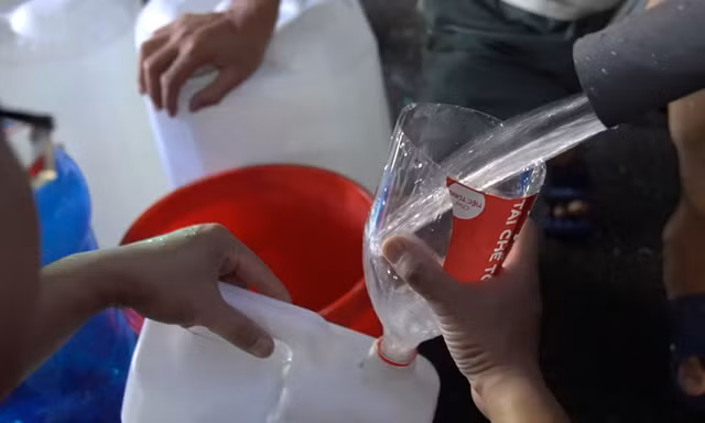 Tận thấy cuộc sống của người dân tại chung cư Thanh Hà những ngày mất nước