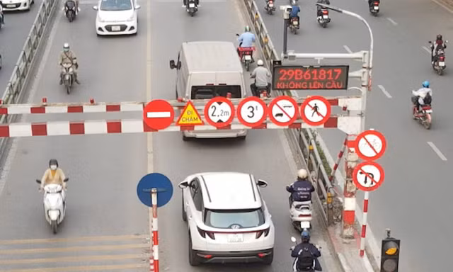 Ứng dụng trí tuệ nhân tạo vào biển báo giao thông thông minh ở Hà Nội