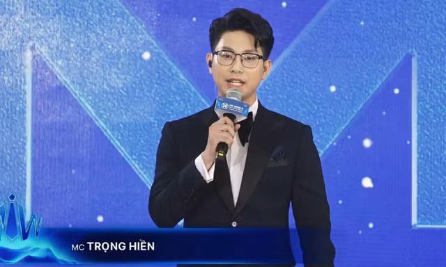 Nam MC cuộc thi Mr World Việt Nam có sắc vóc và thành tích thế nào mà gây sốt hơn cả thí sinh?