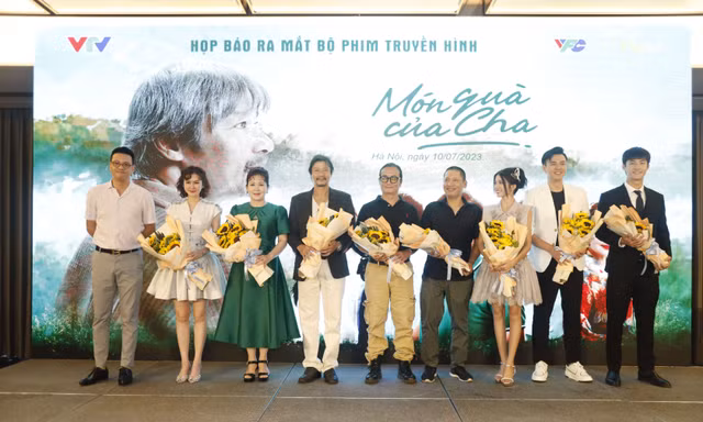 NSƯT Võ Hoài Nam: ‘Làm phim để chui vào nỗi nhớ từng khán giả’
