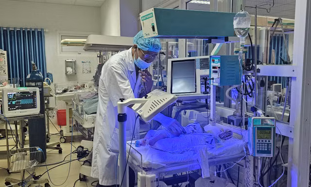 Báo động đỏ toàn bệnh viện cứu sản phụ bị băng huyết, vỡ tử cung, mất 2,6 lít máu