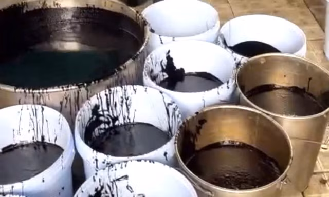 Hàng trăm tấn cà phê giả được ‘chế’ bằng chất phụ gia và hạt đậu nành