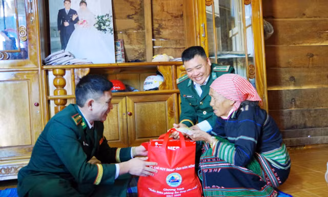 Tết ấm ở các thôn, buôn vùng khó khăn Đắk Nông, Đắk Lắk