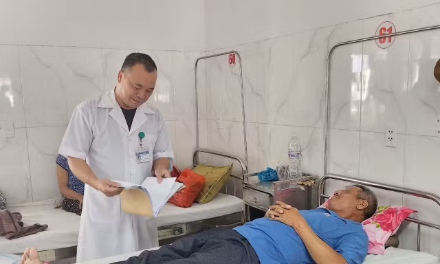 Bị sặc khi ăn canh cá ngừ, 7 năm sau mới gắp được dị vật có răng cưa