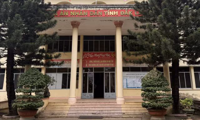Cơ quan điều tra Viện KSND Tối cao tạm giữ 2 cán bộ tòa và 1 chấp hành viên ở Đắk Lắk 