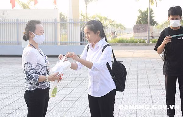 Đà Nẵng một lần nữa "ghi điểm" với phụ huynh và teen trước kỳ thi tuyển sinh lớp 10
