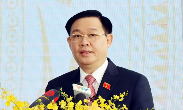 Chủ tịch Quốc hội dự lễ công bố thành lập thị xã Chơn Thành, tỉnh Bình Phước