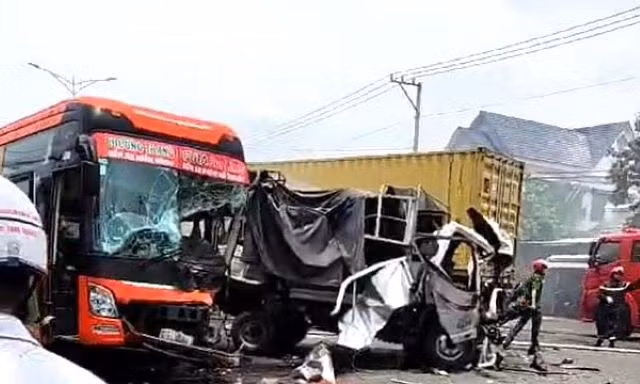 Nguyên nhân vụ tai nạn liên hoàn giữa 4 ô tô làm 1 người chết, 3 người bị thương nặng