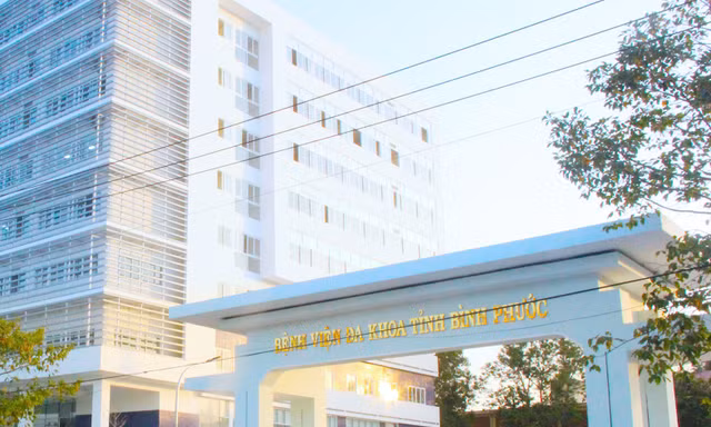Tước giấy phép hai dược sĩ, tạm đình chỉ hoạt động nhà thuốc Bệnh viện Đa khoa Bình Phước 