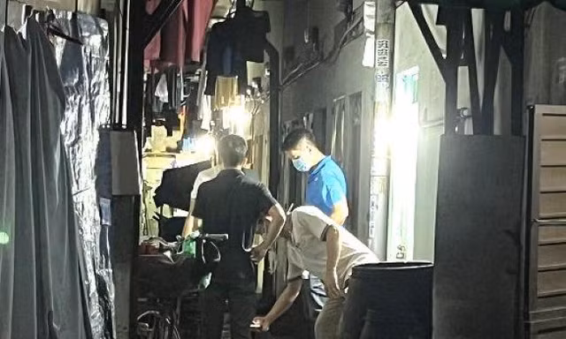 Hai người hành nghề đấm bóp giác hơi dùng dao đánh nhau gây thương vong