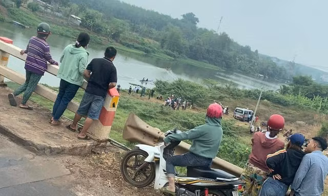 Người đàn ông kinh doanh bất động sản nhảy sông tự tử 