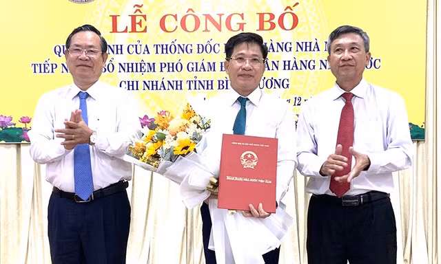 Công bố quyết định của Thống đốc Ngân hàng Nhà nước Việt Nam về công tác cán bộ