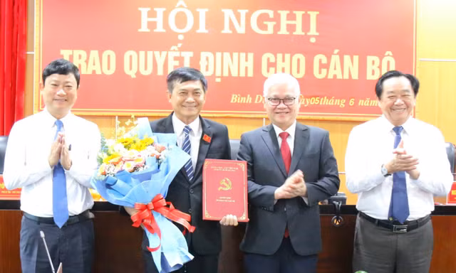 Bình Dương điều động, bổ nhiệm nhiều cán bộ chủ chốt