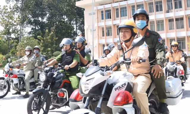 Công an Bình Dương ra mắt lực lượng đặc biệt trấn áp tội phạm 