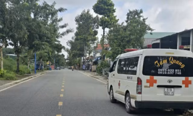 Thanh niên tá hỏa phát hiện bạn ngủ cùng tử vong