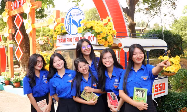Nhiều điểm check in lý tưởng dịp Tết ở Bình Dương thu hút giới trẻ