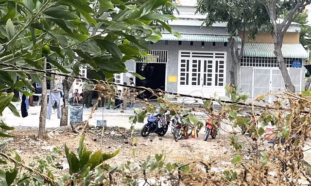 Phát hiện chồng thoi thóp, vợ tử vong trong căn nhà khóa cửa ở Bình Dương