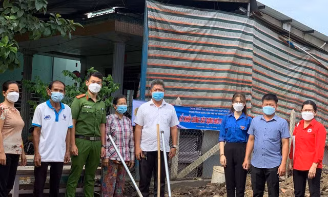 Tuổi trẻ đất Thủ xây ‘Nhà nhân ái’ cho hoàn cảnh đặc biệt khó khăn