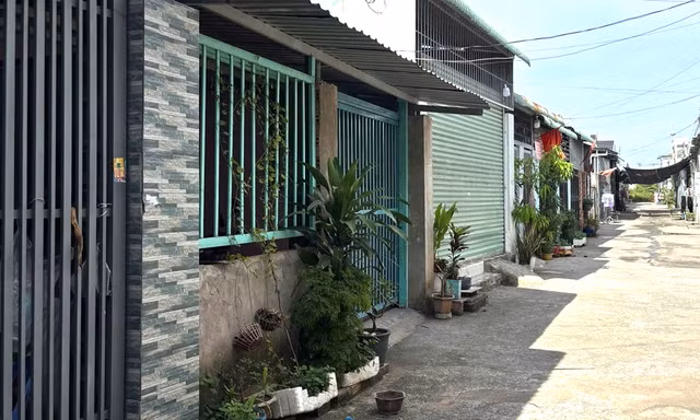 Đề nghị công an vào cuộc vụ gần 50 căn nhà liền kề xây trên đất nông nghiệp ở Bình Dương