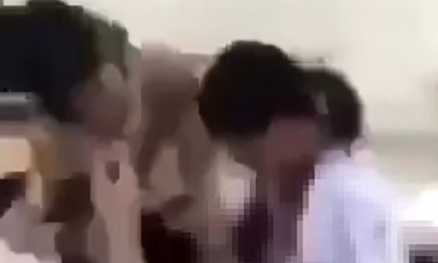 Bình Dương: Kỷ luật nhóm nữ sinh đánh bạn học, quay clip