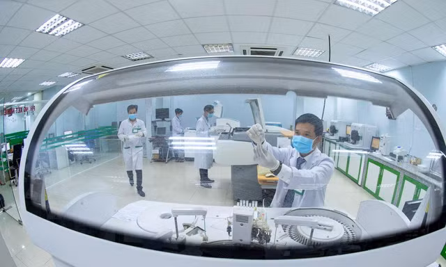 Bình Dương ghi nhận thêm 55 ca dương tính, phun khử trùng trung tâm hành chính tỉnh