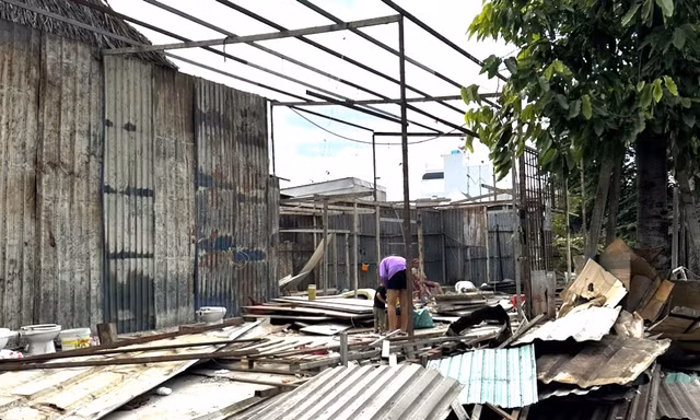 Loạt cà phê ‘trá hình’ ở Bình Dương tháo dỡ quán, ngừng kinh doanh