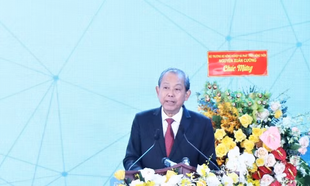 Khánh thành Tổ hợp chế biến thịt gà lớn nhất Đông Nam Á