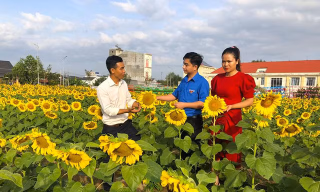 Kỹ sư 9X rời phố thị làm nông trại đẹp như ‘thiên đường’ 