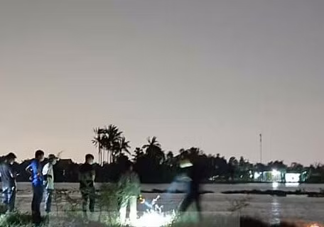 Thi thể nam giới xăm toàn thân trôi trên sông Sài Gòn 