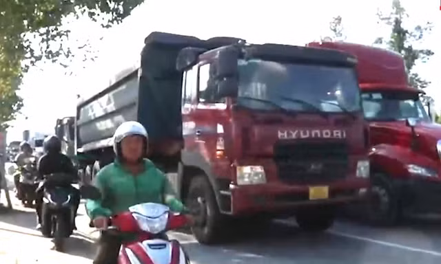 Ám ảnh 'hung thần xa lộ’ trên tuyến đường huyết mạch ở Bình Dương