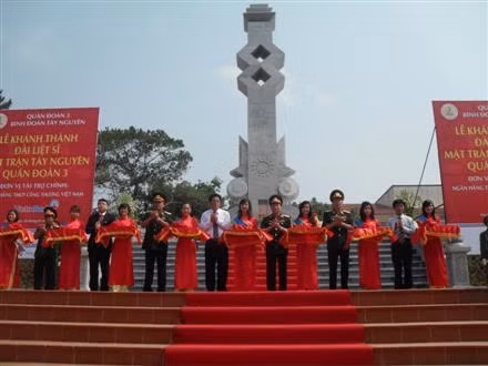 Khánh thành Đài liệt sĩ Mặt trận Tây Nguyên