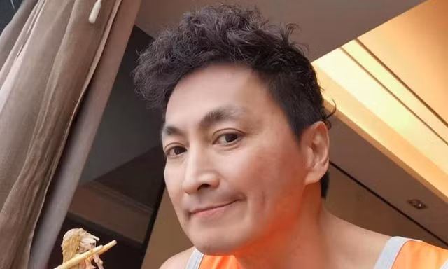 'Triển Chiêu' Hà Gia Kính xác nhận đã có vợ con ở tuổi 65