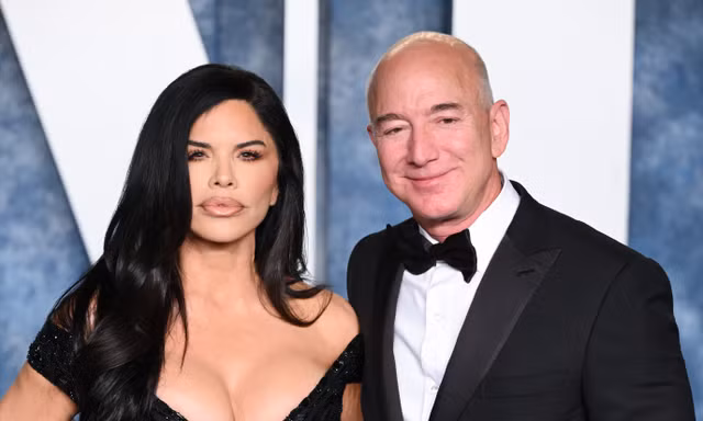 Kỳ quặc việc Jeff Bezos chỉ mua 1 cổ phiếu Amazon