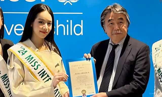 Hoa hậu Thanh Thủy thăm trụ sở UNICEF, đại sứ quán Việt Nam tại Nhật Bản