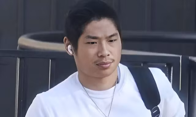 Pax Thiên đang làm gì?