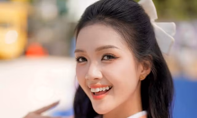 Nhan sắc đại sứ nghệ thuật của Hoa hậu Việt Nam khi làm MC giải Vô địch Pickleball Vietnam