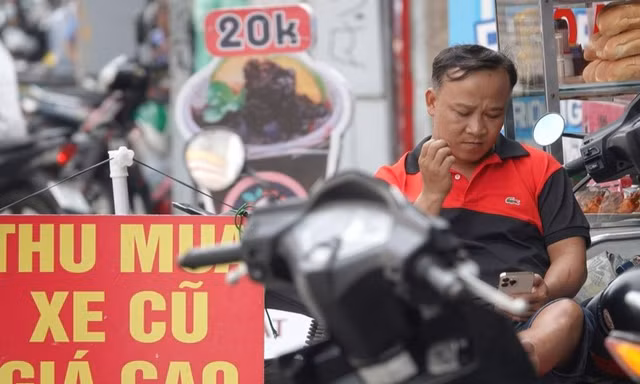 Chủ tiệm xe máy cũ gồng lỗ trăm triệu hậu biển số định danh