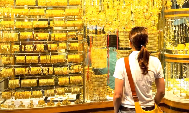 Giá vàng thế giới đột ngột giảm mạnh