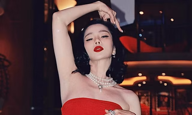 Chị đẹp Lệ Quyên mất bình tĩnh
