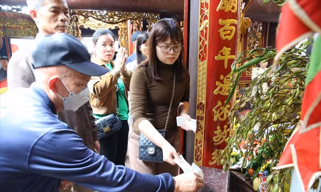 Sở Văn hóa TPHCM: Đền, chùa tự quản lý tiền công đức