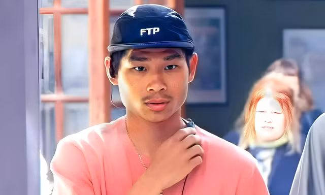 Pax Thiên ngày càng nổi loạn