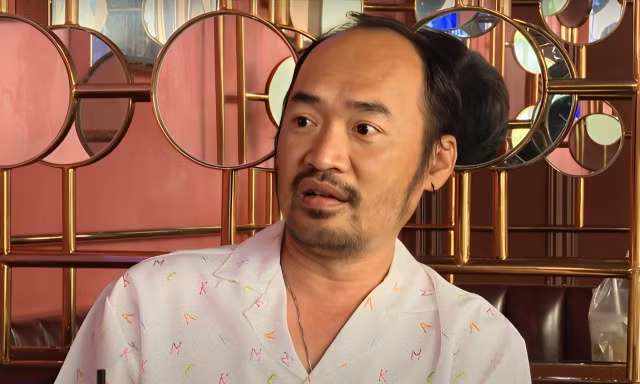 Các anh trai ảo tưởng sau show